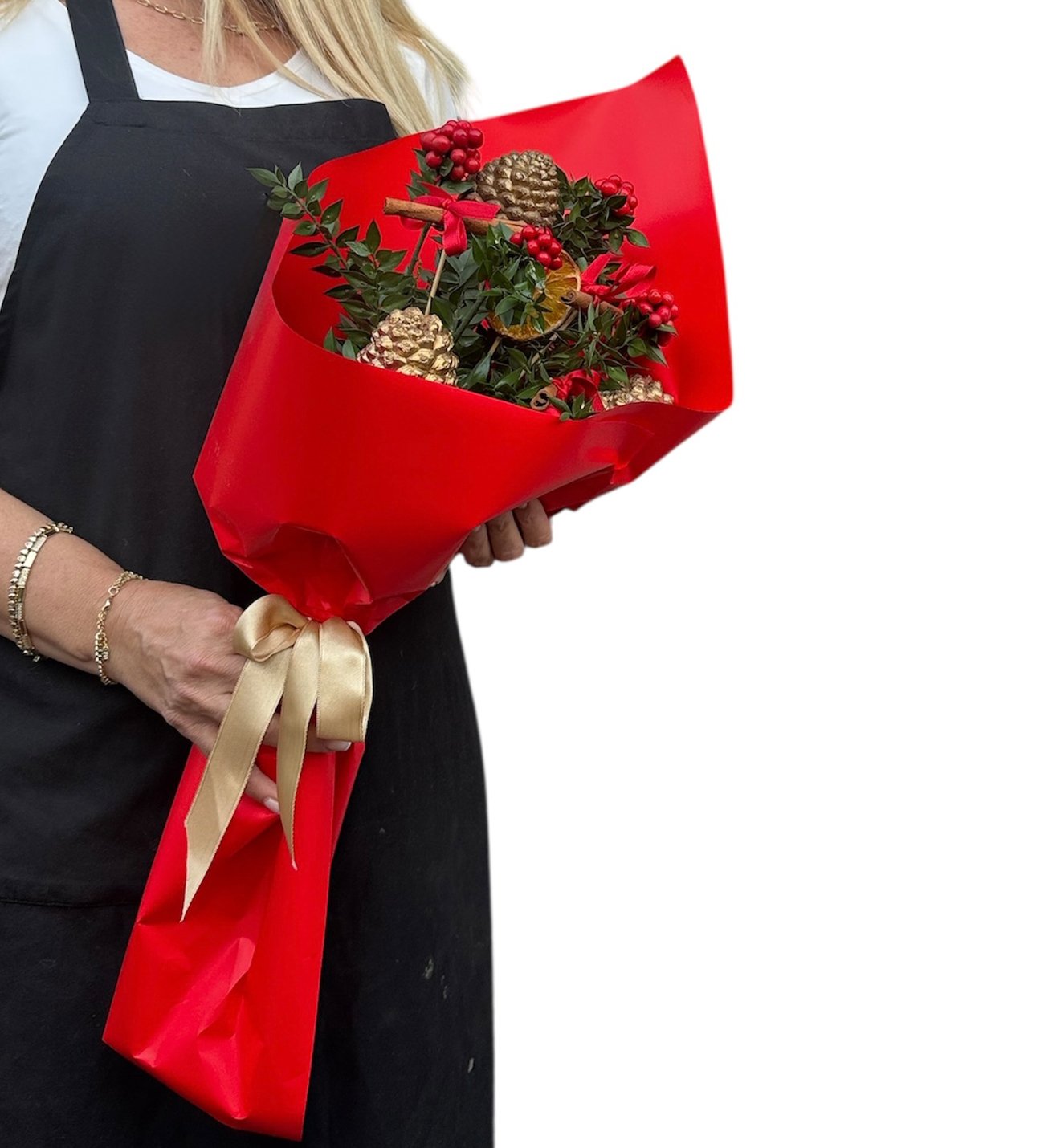 Kurdeleli Kırmızı Bukette Kokina ve Kozalaklar